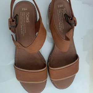 Tom’s Camilla Tan Leather Sandals